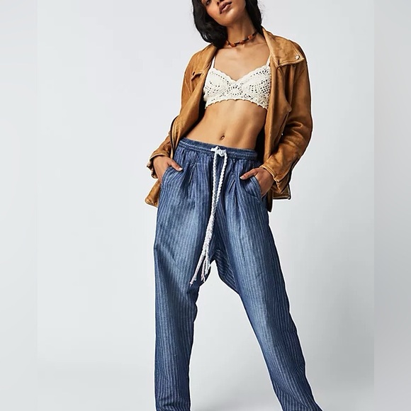 Free People Denim - Free People size Small pull on pinstripe jeans EUC